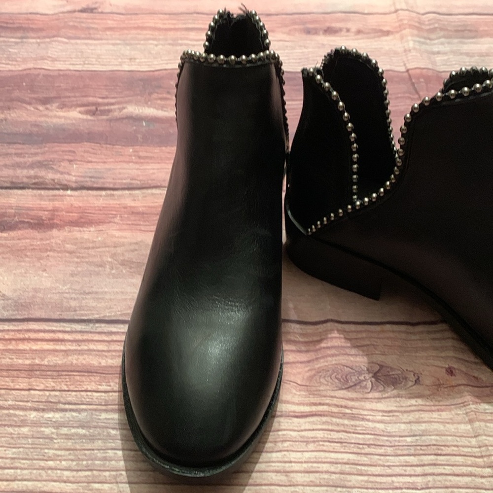 Steve Madden Black Ankle Boots Sleek Chelsea Style